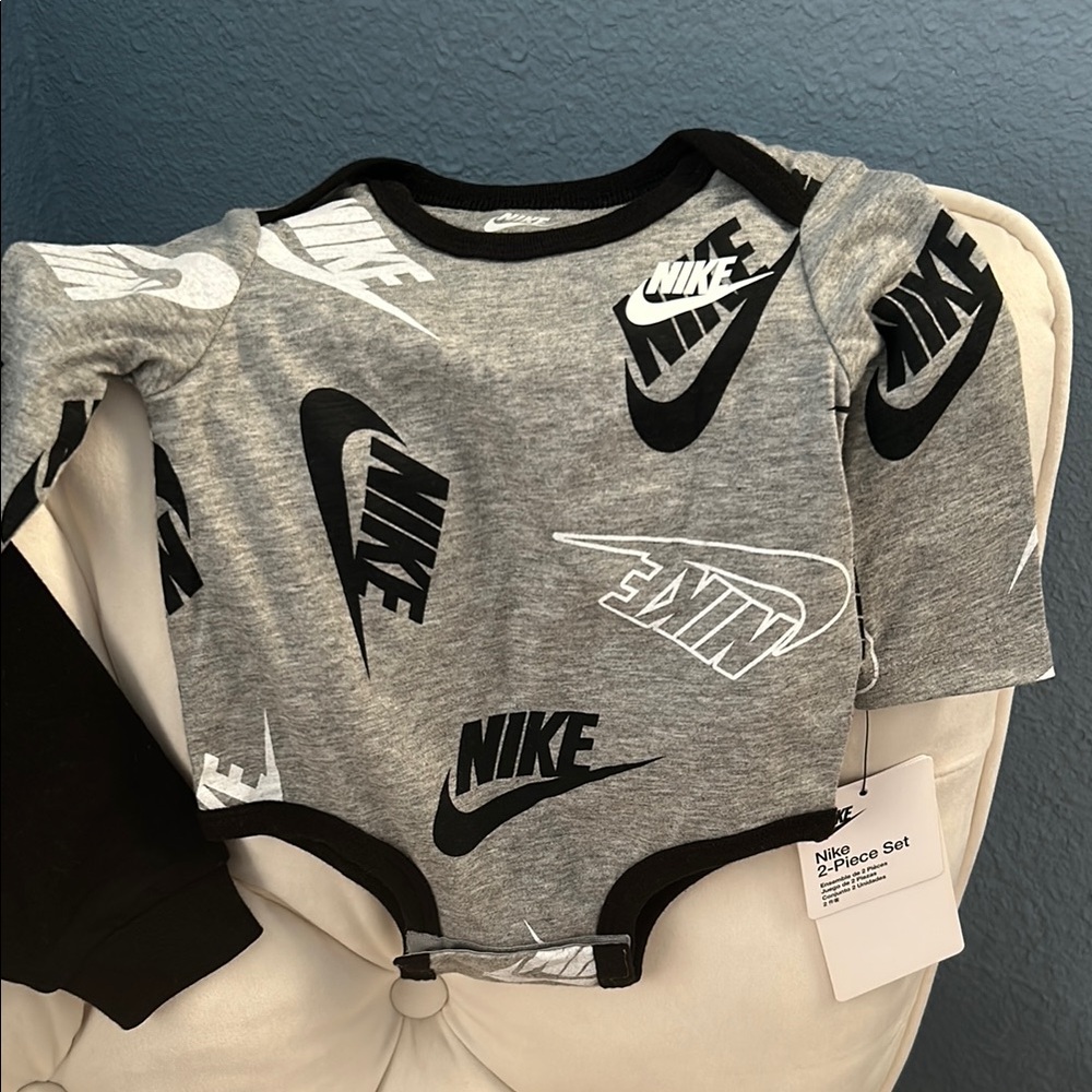 NWT Nike 2-Piece Gray & Black Bodysuit with Black Pants